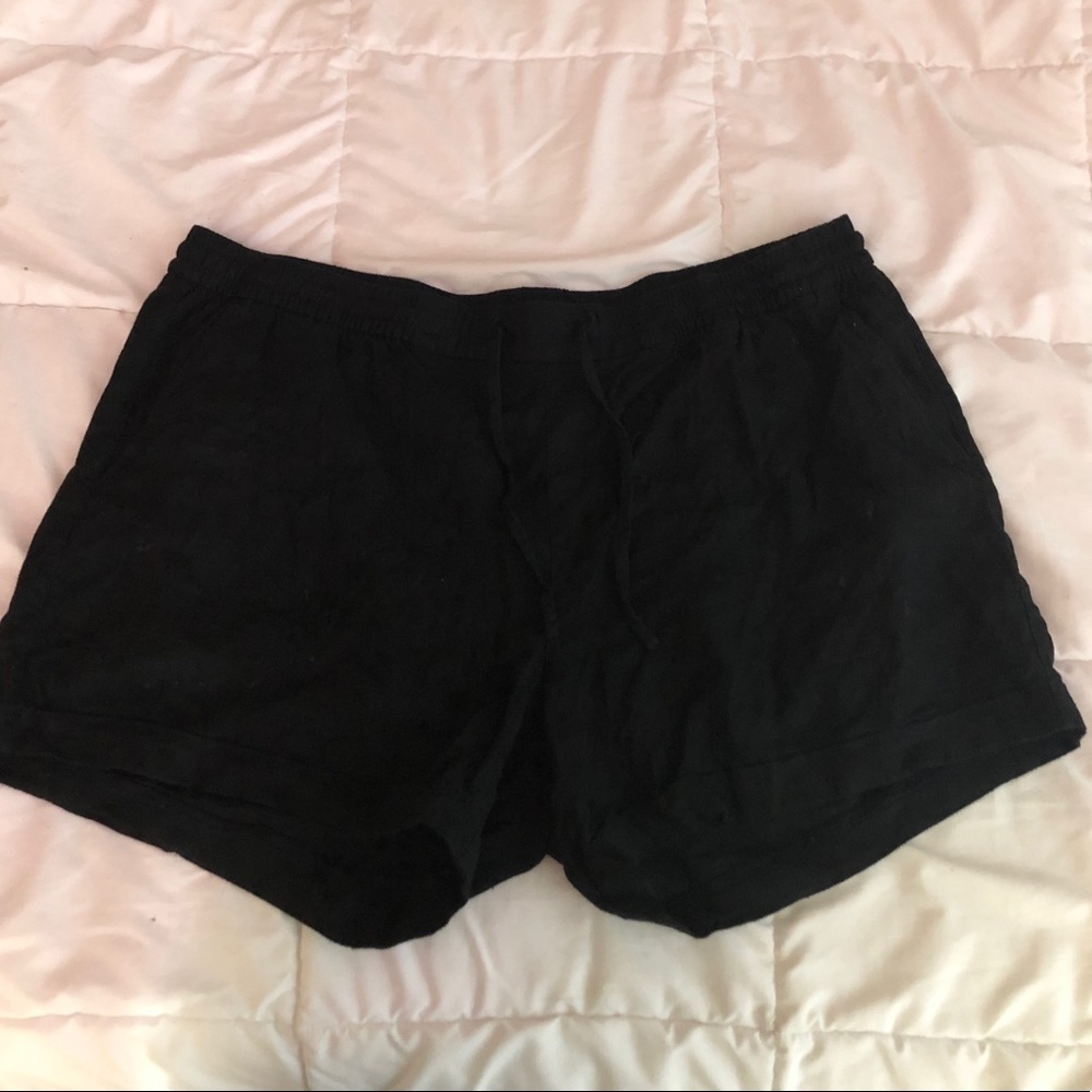 linen black shorts